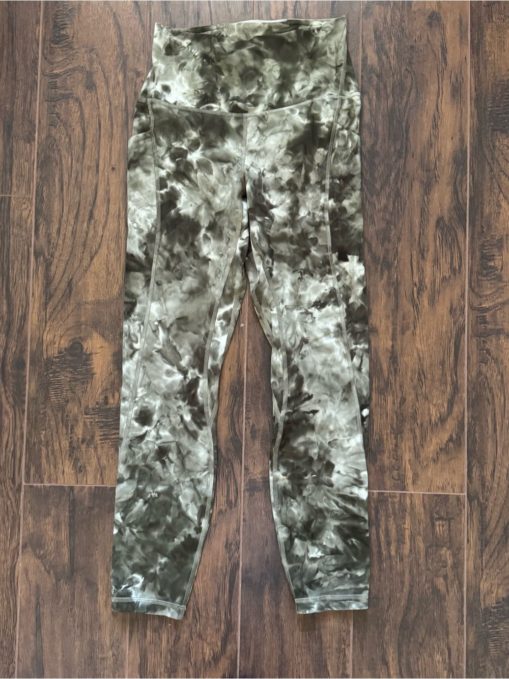 Lululemon Size 6 Light Sage Align High-Rise Pant with Pockets